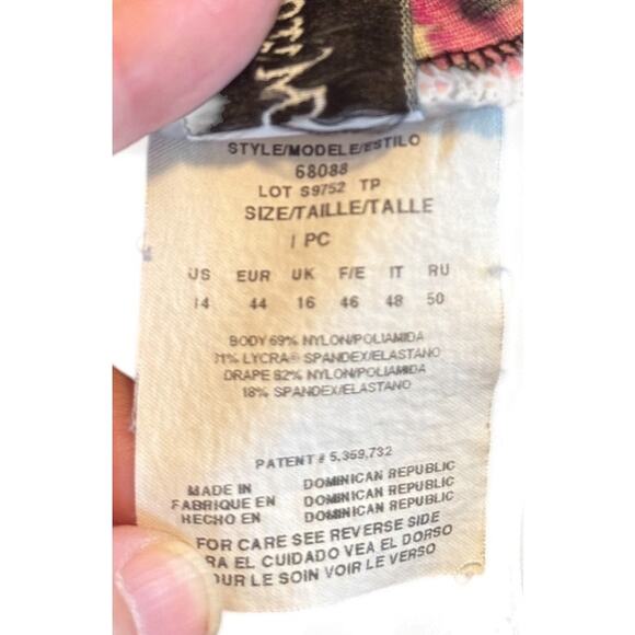 Not For Sale Miraclesuit Swimsuit Women 14 Black One Piece Stretch Vacation‎ - Picture 7 of 8